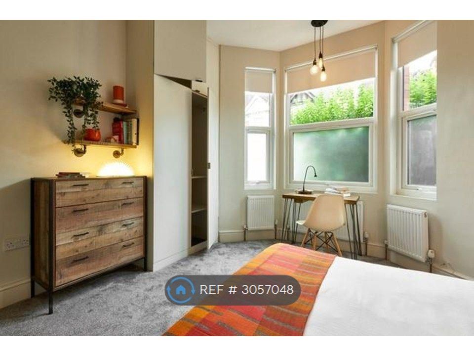 Property photo 3 of 11 Room 1