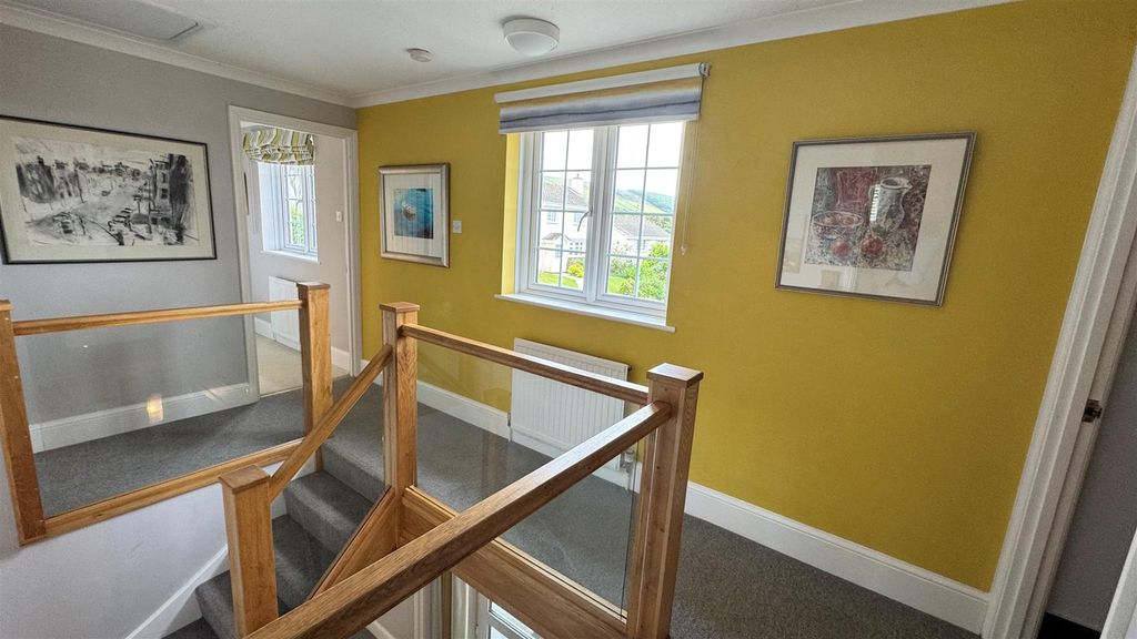 Property photo 3 of 39 5.Jpg
