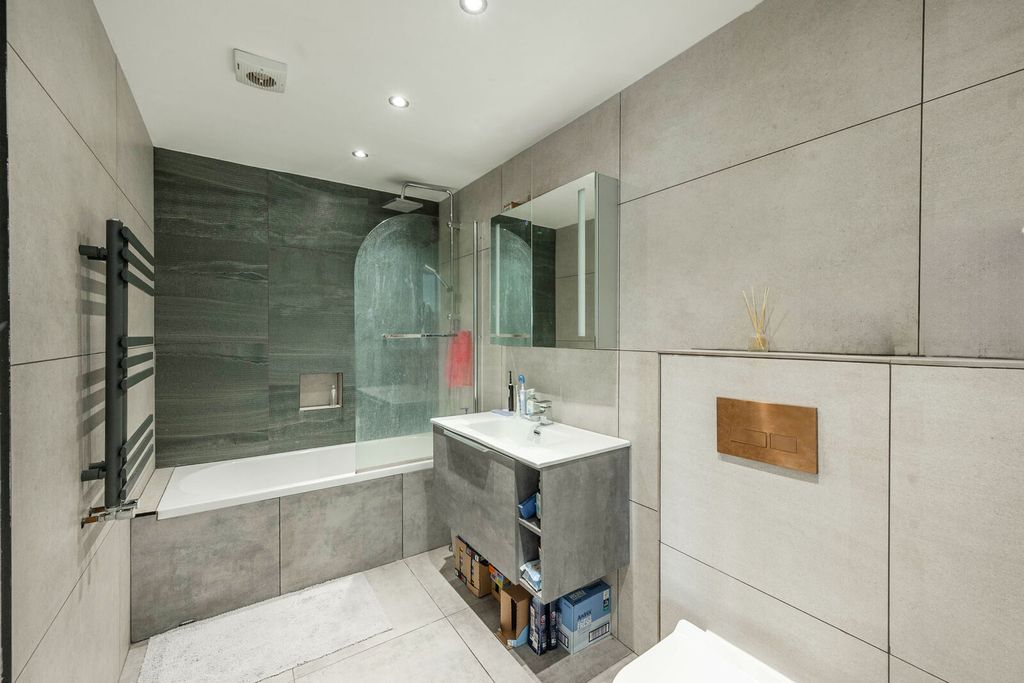 Additional image 28 of 5 bed detached house for saleLittle Potters, Bushey WD23