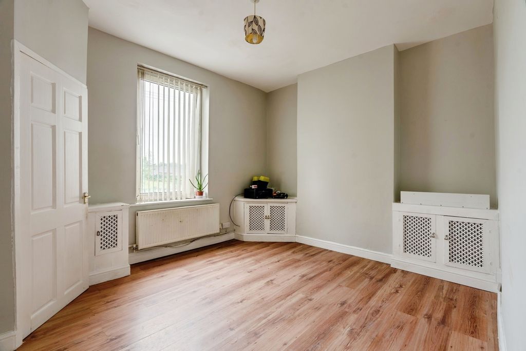 Property photo 2 of 14 Pbox-Img.Jpg