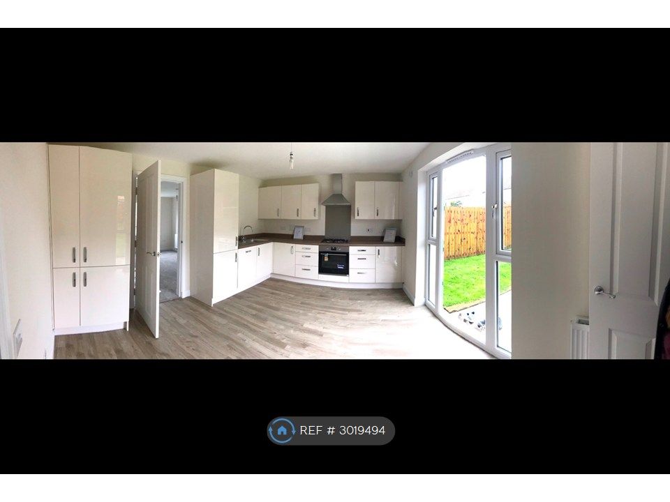 Property photo 3 of 19 Kitchen