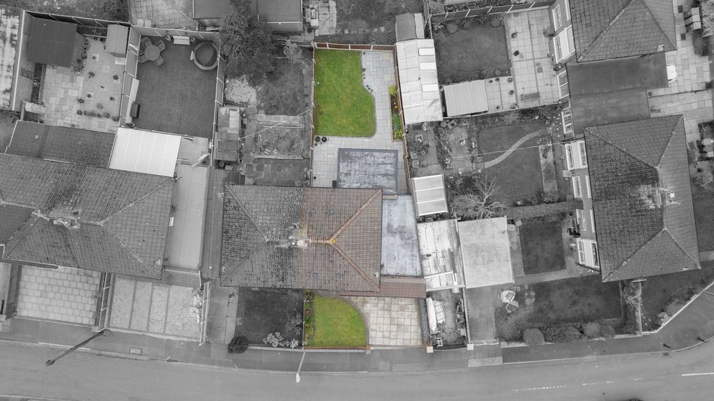 Property photo 3 of 31