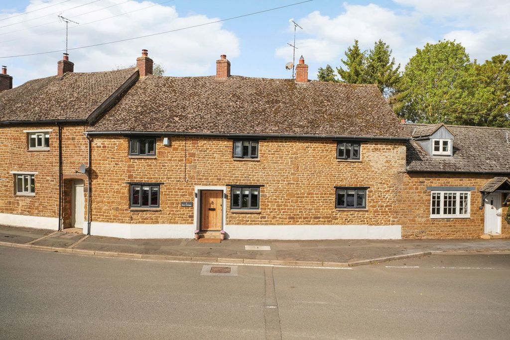 Property photo 1 of 43