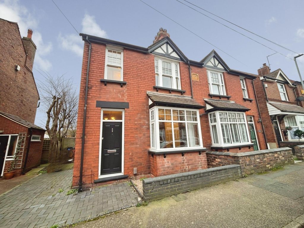 Property photo 1 of 15 House