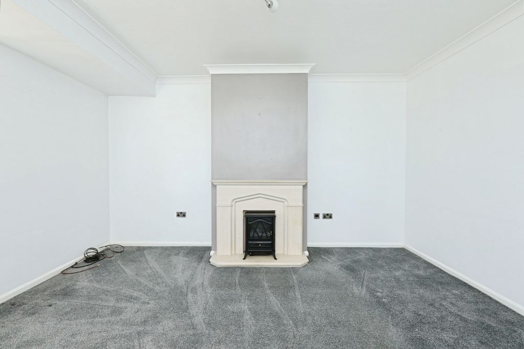 Property photo 2 of 14 Living Room
