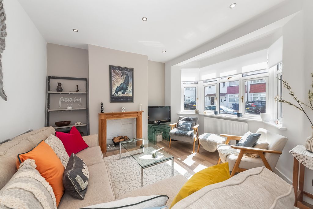 Property photo 2 of 16