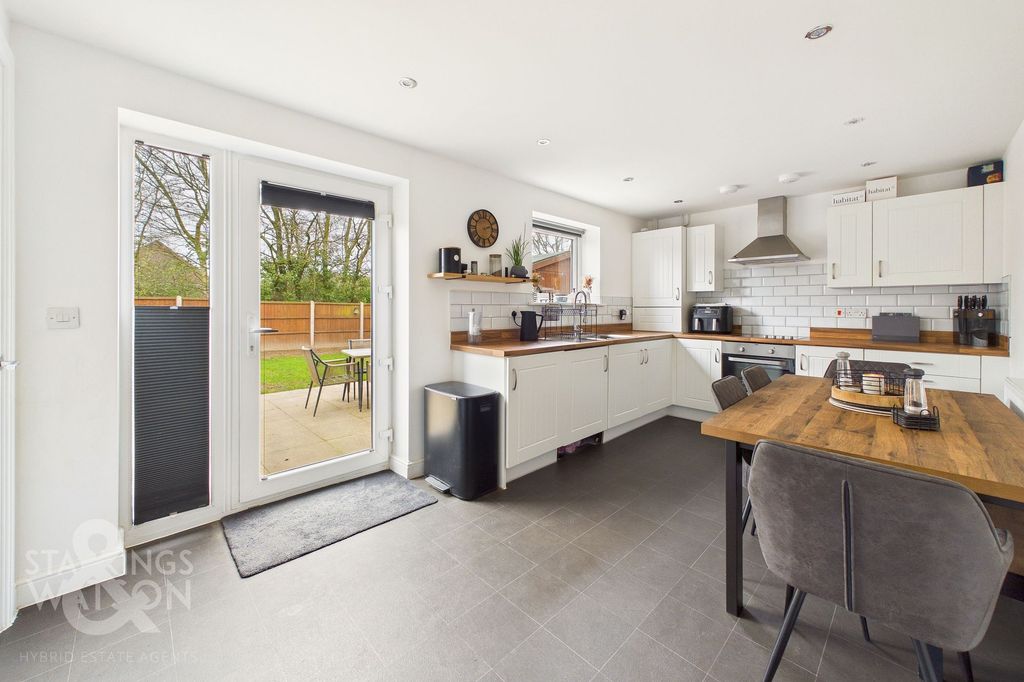 Property photo 3 of 21