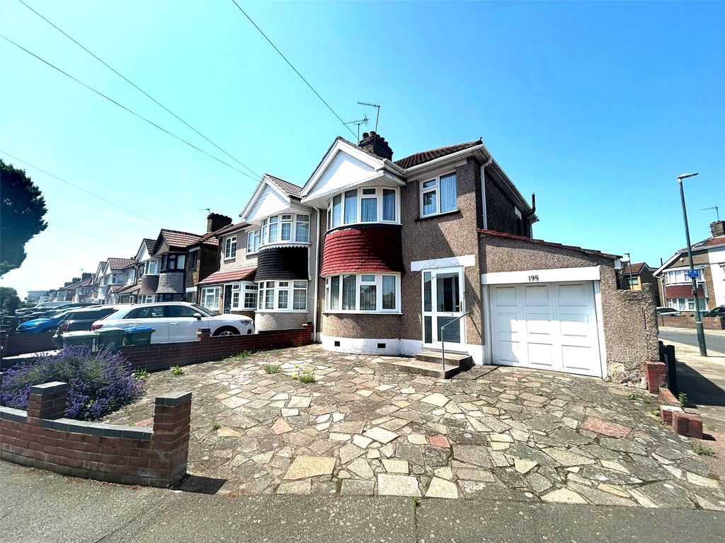Property photo 1 of 10 External