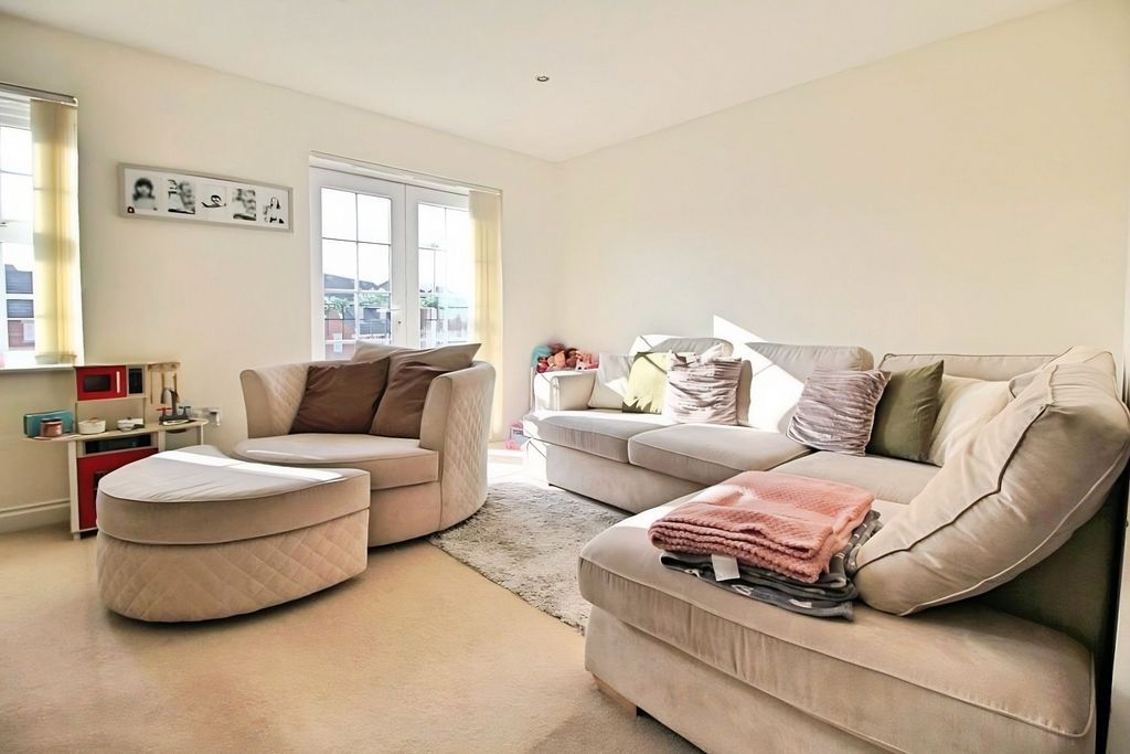 Property photo 2 of 13