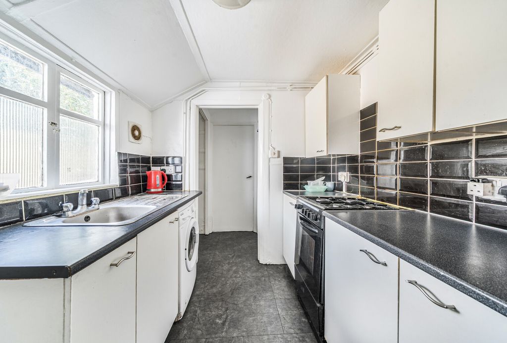 Property photo 3 of 11 1362997-3-68E3A2B...