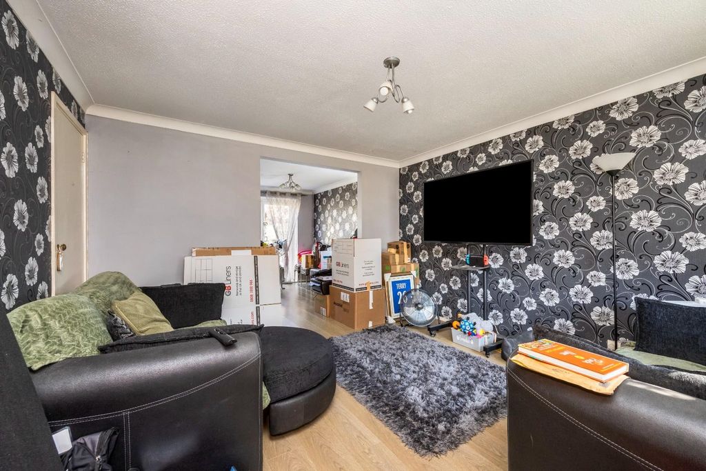 Property photo 3 of 15 Tollgate, 3-012.Jpg