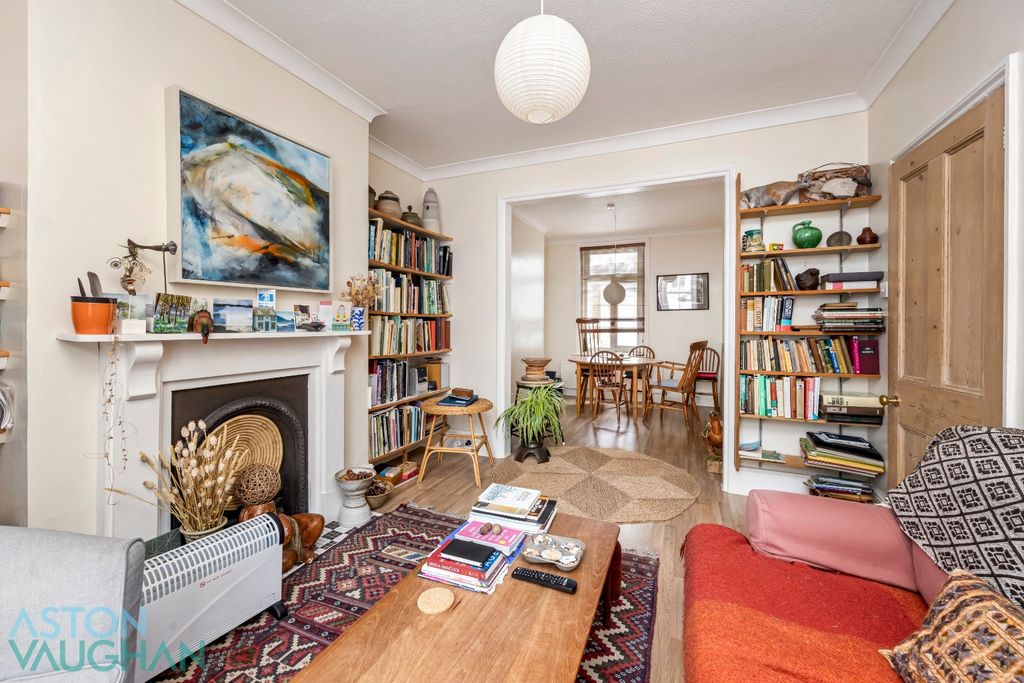 Property photo 2 of 18 4633591