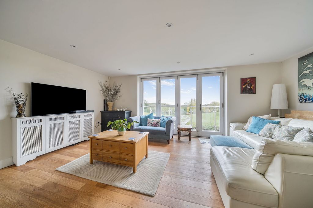 Property photo 3 of 48 Living Room (3)