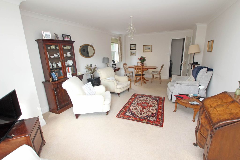 Property photo 2 of 11