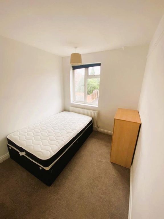 Property photo 2 of 10 Bedroom 1