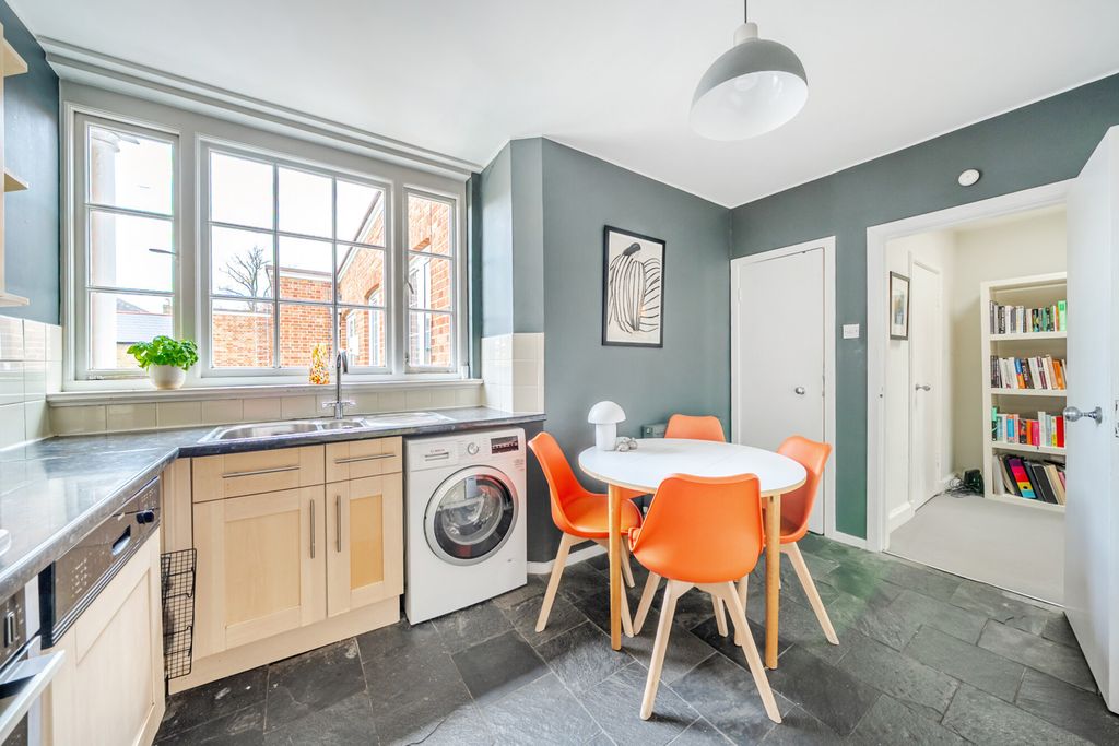 Property photo 3 of 20 Kitchen