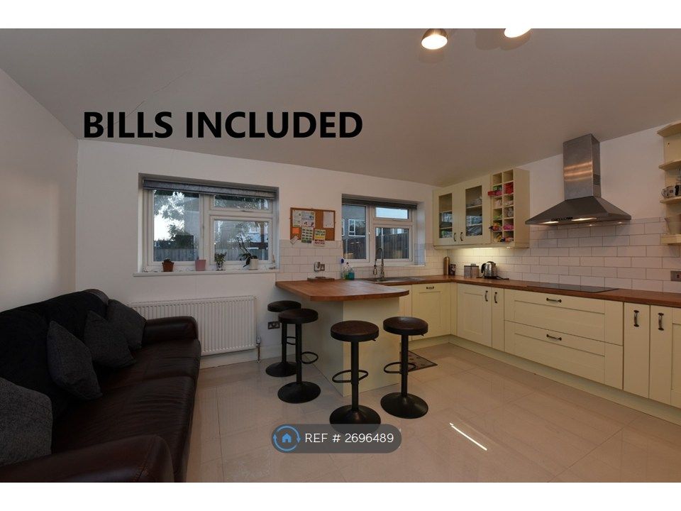 Property photo 1 of 15 Lounge