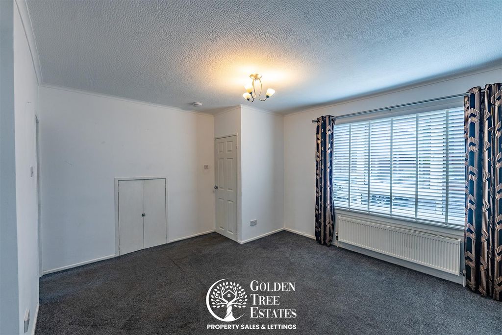 Property photo 2 of 30 Living Room