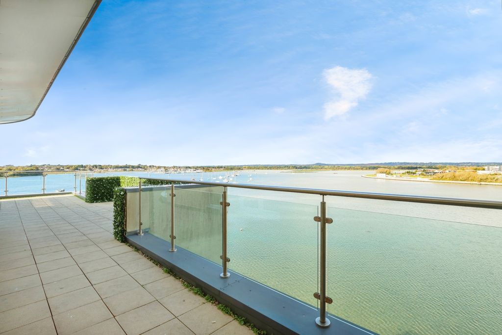 Property photo 1 of 18 Photo