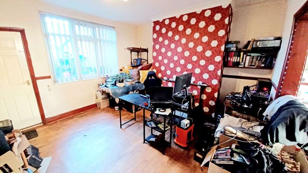 Property photo 3 of 15 20260105_130502