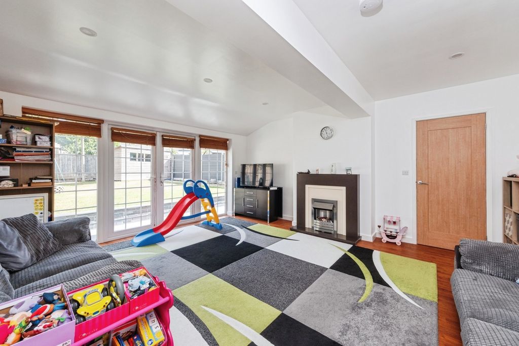 Property photo 2 of 18 Pbox-Img.Jpg