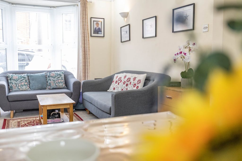 Property photo 2 of 12 Picture 2