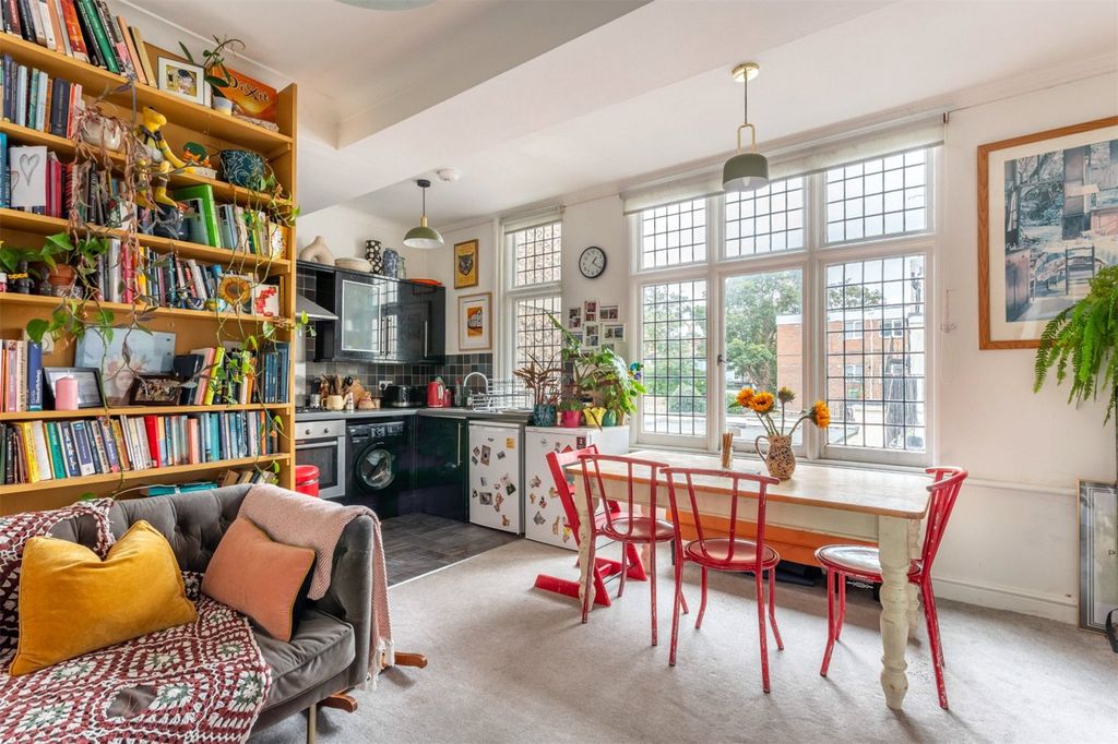 Property photo 2 of 17 Picture No. 29