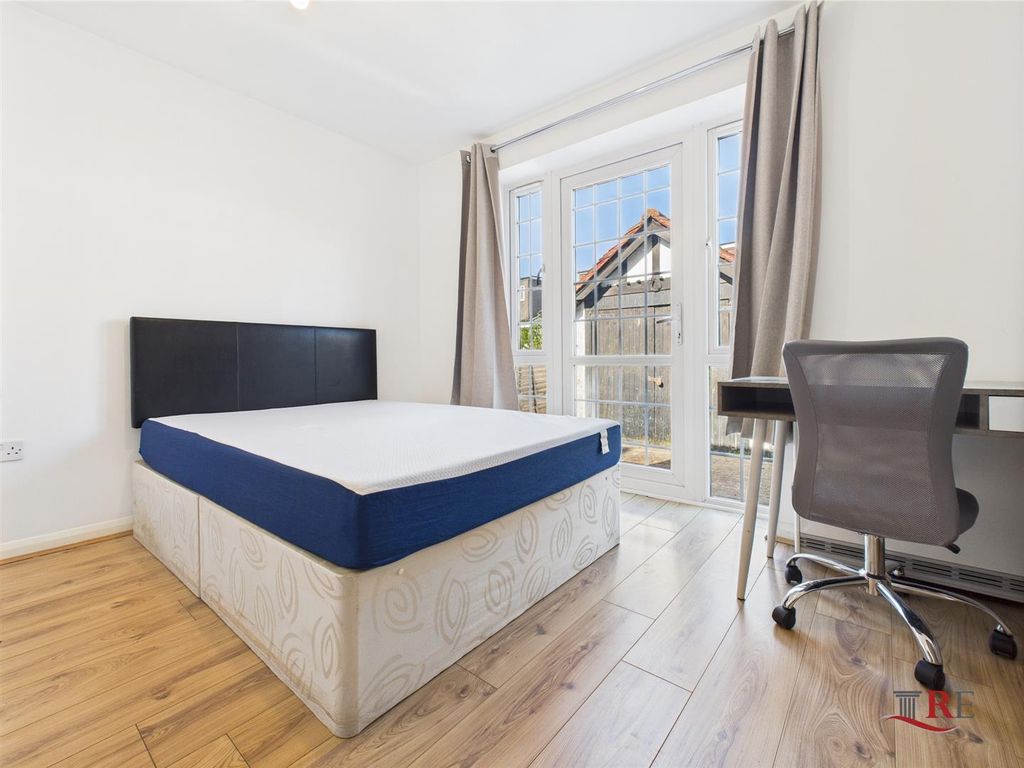 Property photo 1 of 9 Cam02489G0-Pr0157-Still004.Jpg