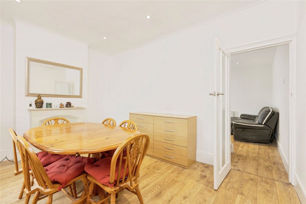 Property photo 3 of 21 Picture No. 30