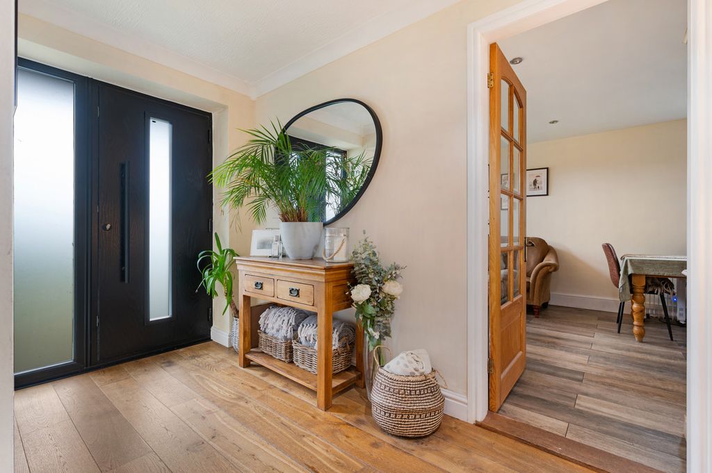 Property photo 3 of 29