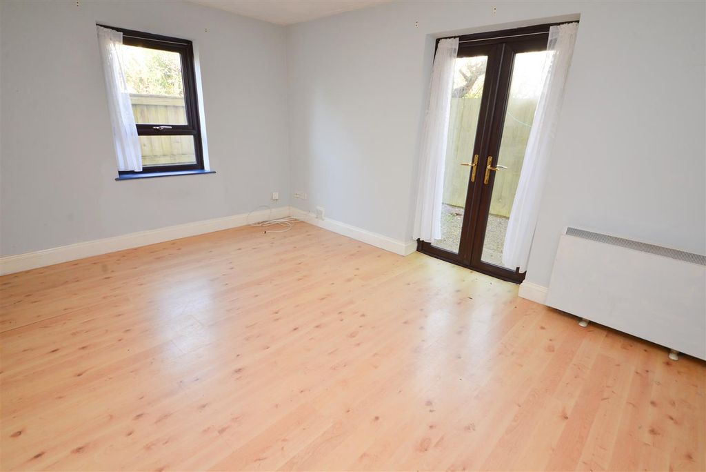 Property photo 2 of 16 Lounge/Diner