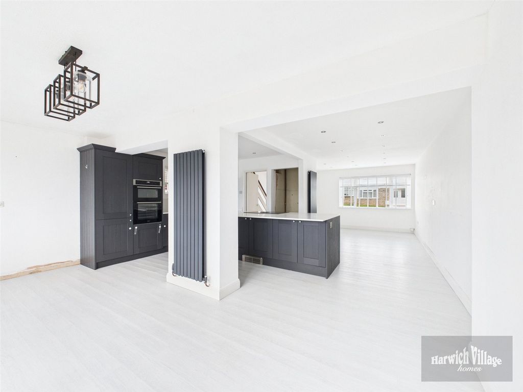 Property photo 2 of 12 Picture 2