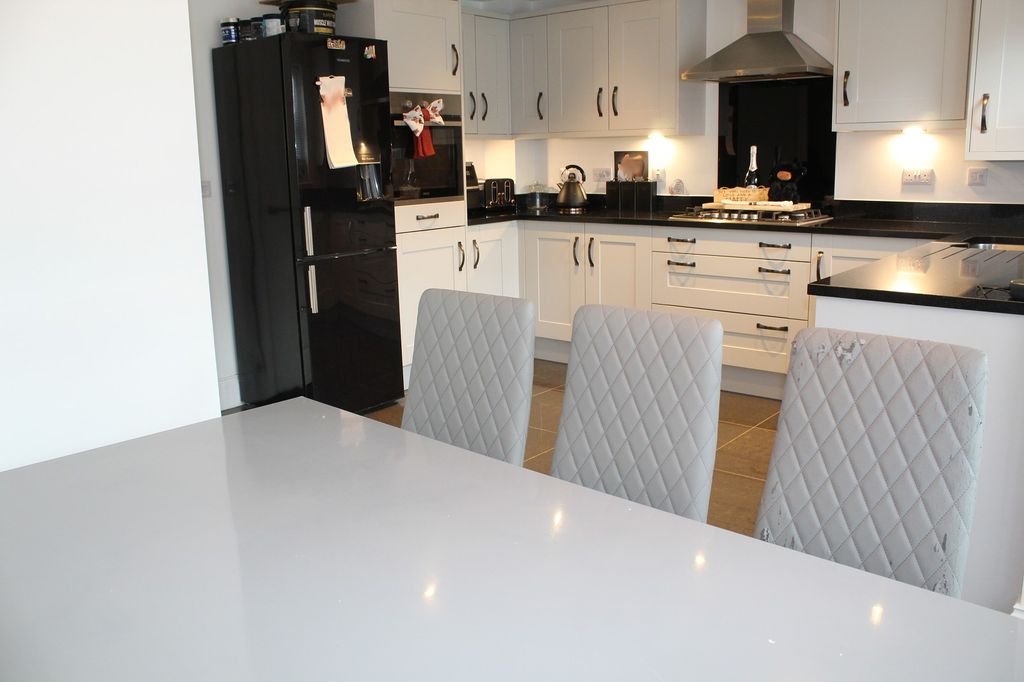 Property photo 2 of 14 Fitted Dining Kitchen