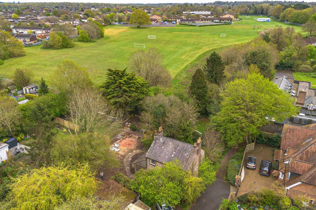 Property photo 2 of 14