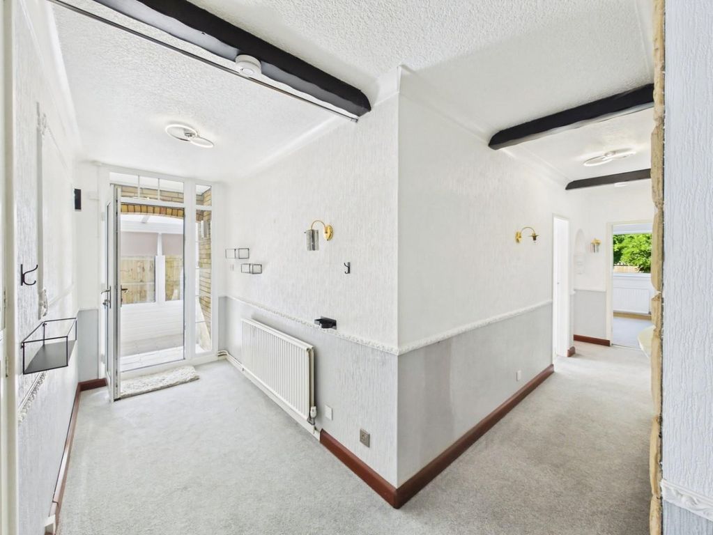 Property photo 3 of 14 Hall