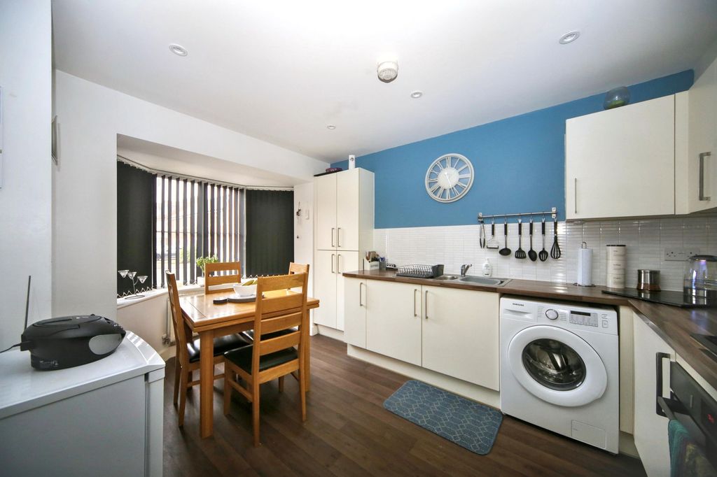 Property photo 3 of 24