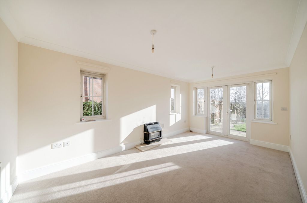 Property photo 2 of 24 Living Room