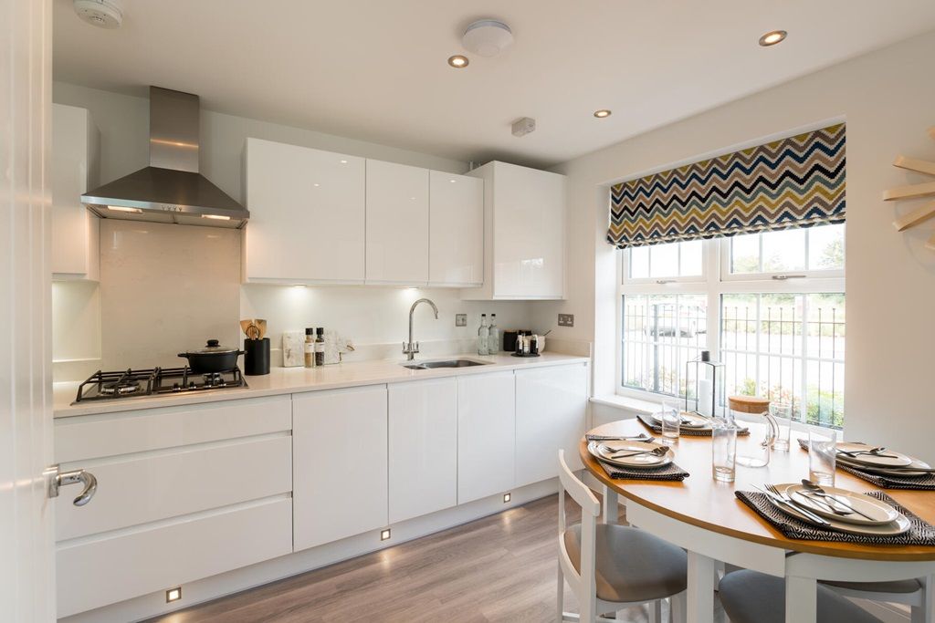 Property photo 3 of 7 Kitchen With Breakfast Area