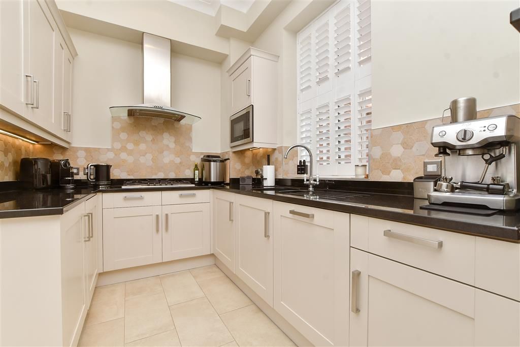 Property photo 2 of 15 Kitchen / Diner