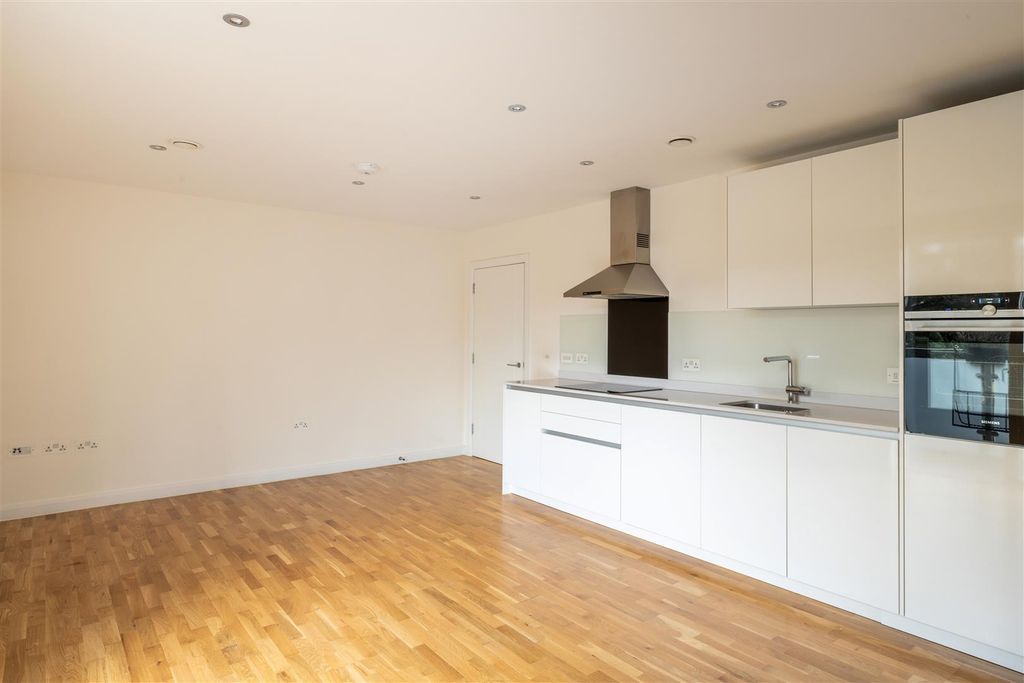 Additional image 11 of 2 bed flat for saleMilton Road, Haywards Heath RH16