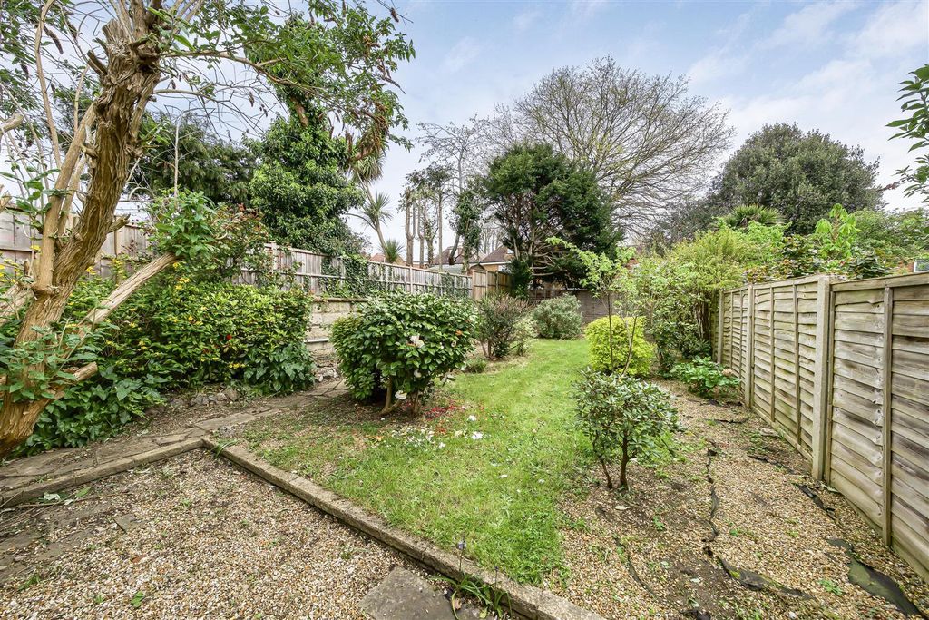 Property photo 3 of 11 3