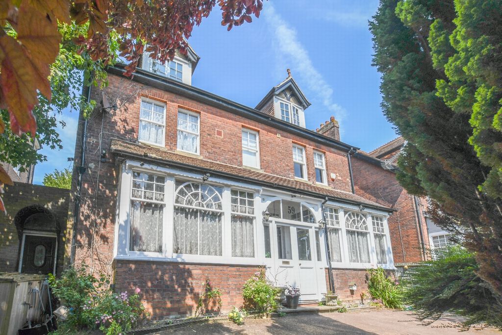 Property photo 1 of 40 Photo 13