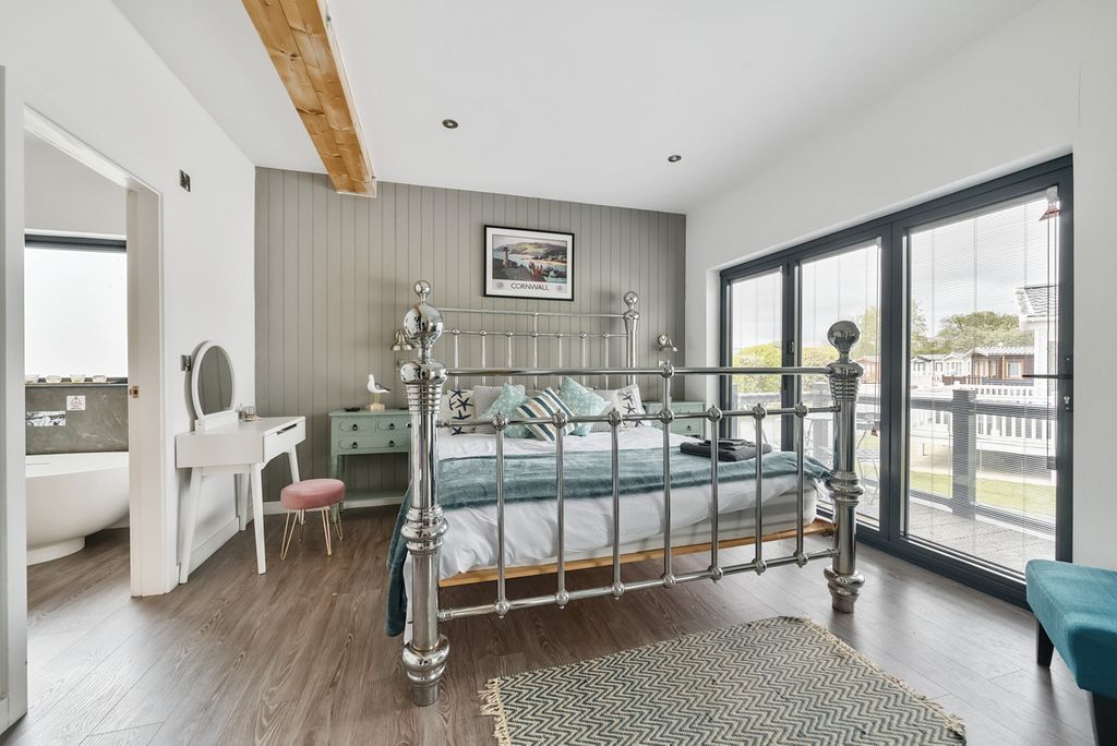 Additional image 7 of 2 bed mobile/park home for salePar Beach, Par PL24