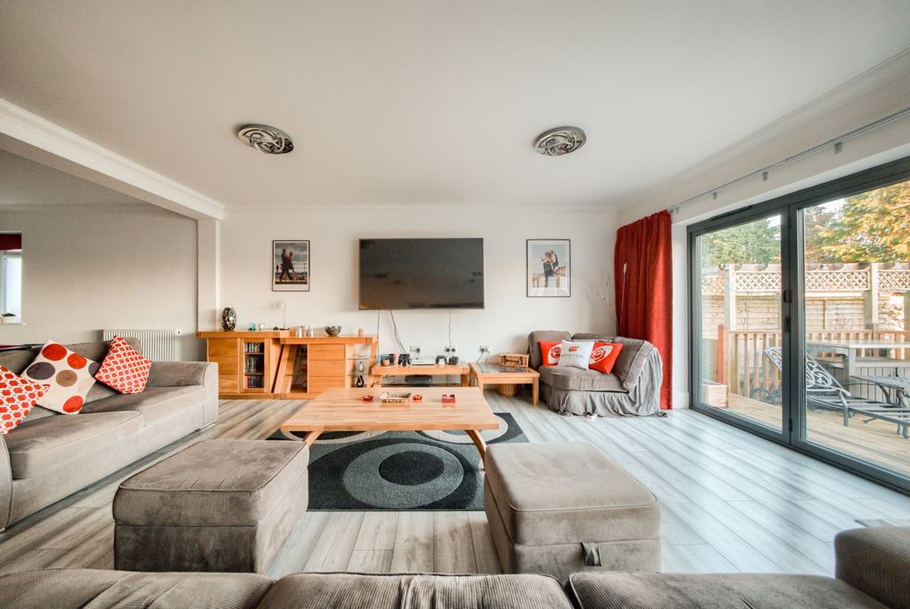 Property photo 3 of 31 Xt5A6055-Hdr(3)