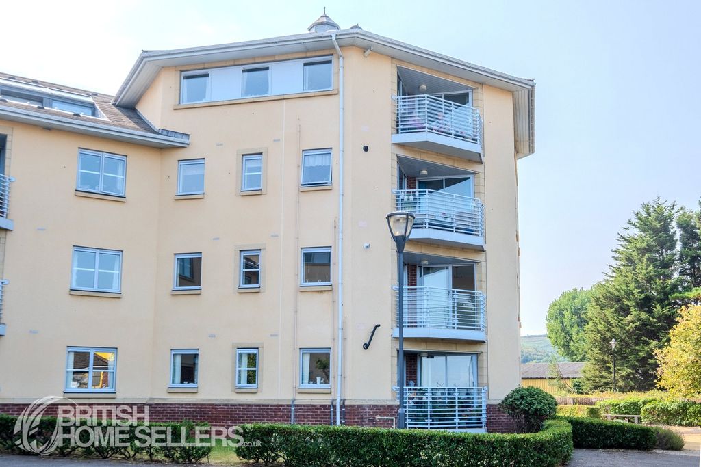 Property photo 1 of 19 Picture No. 16