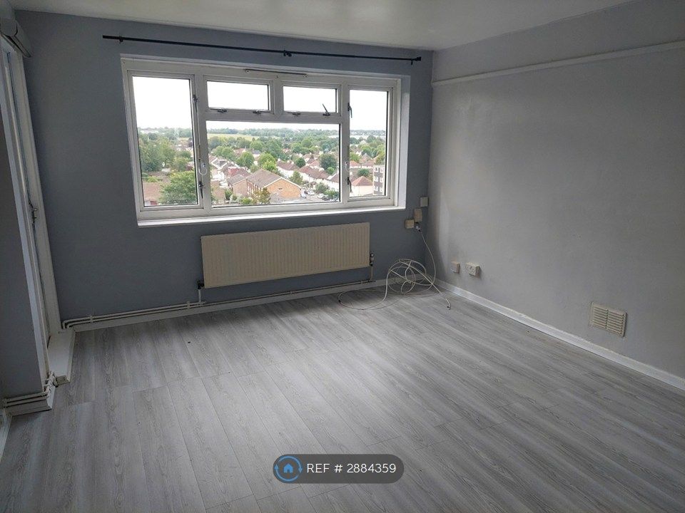 Property photo 3 of 8 Lounge