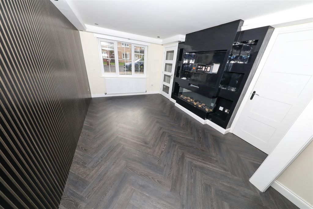 Property photo 3 of 27 c