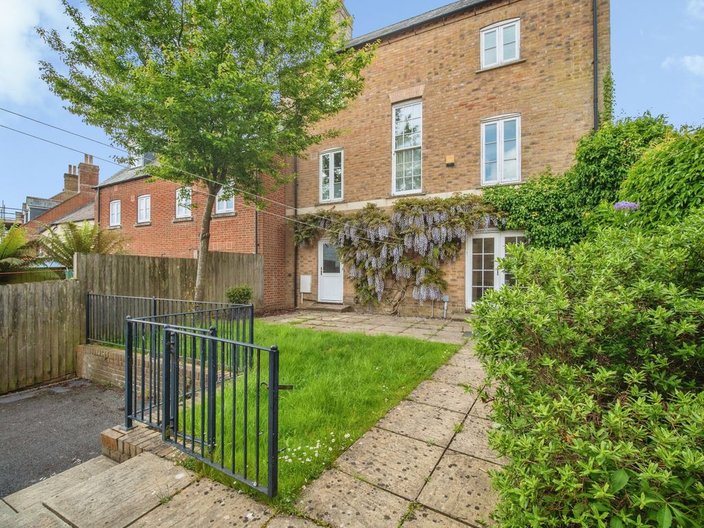 Property photo 1 of 25
