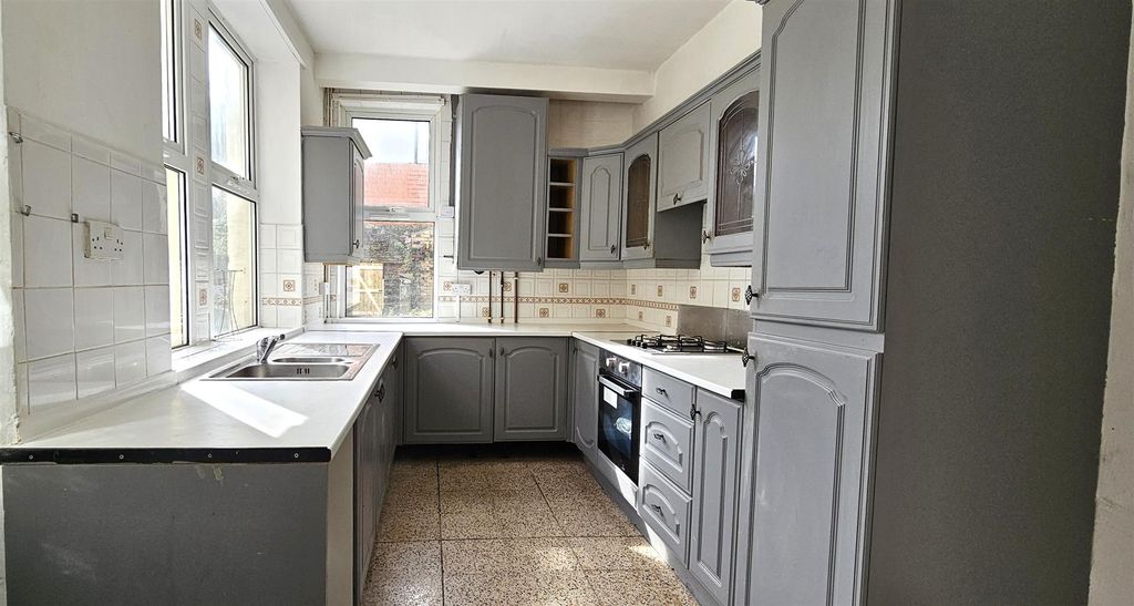 Property photo 3 of 16 20251004_121532.Jpg