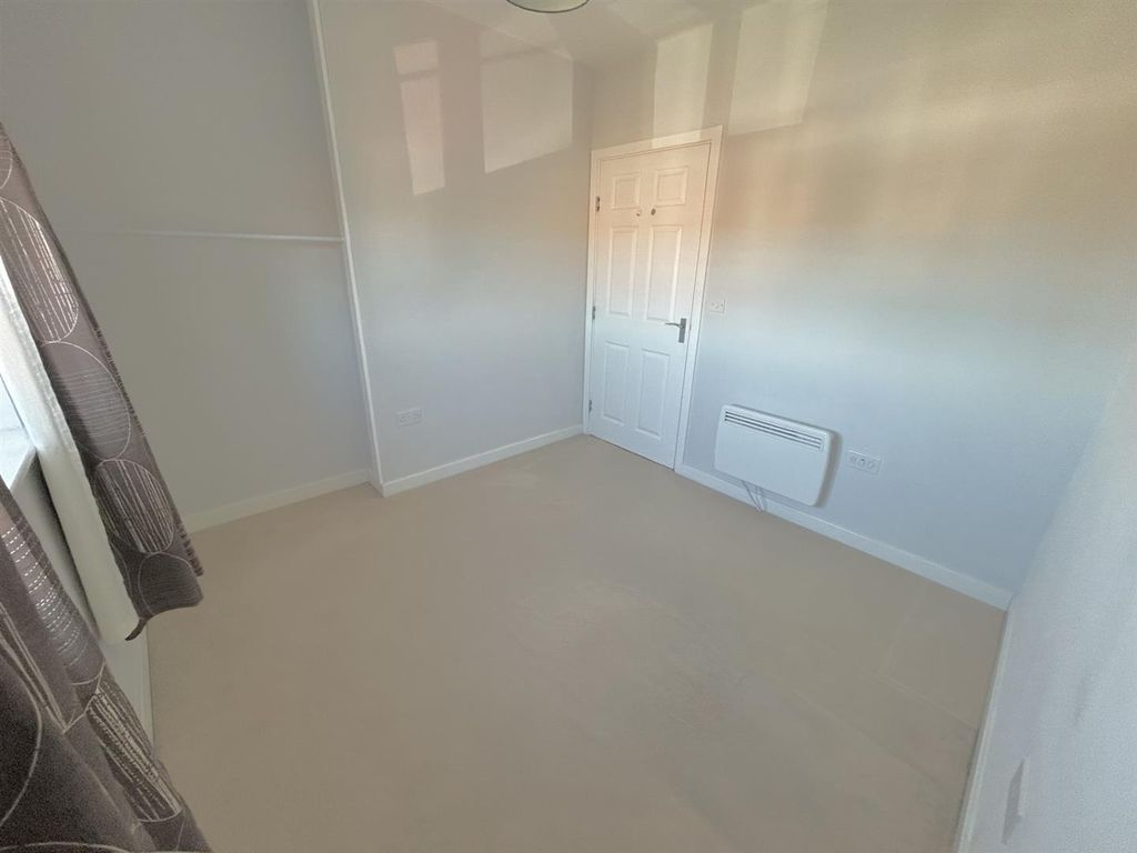 Property photo 3 of 12 32Fa85E9-B2F8-468E-Ab1E-31665704B77c.Jpg